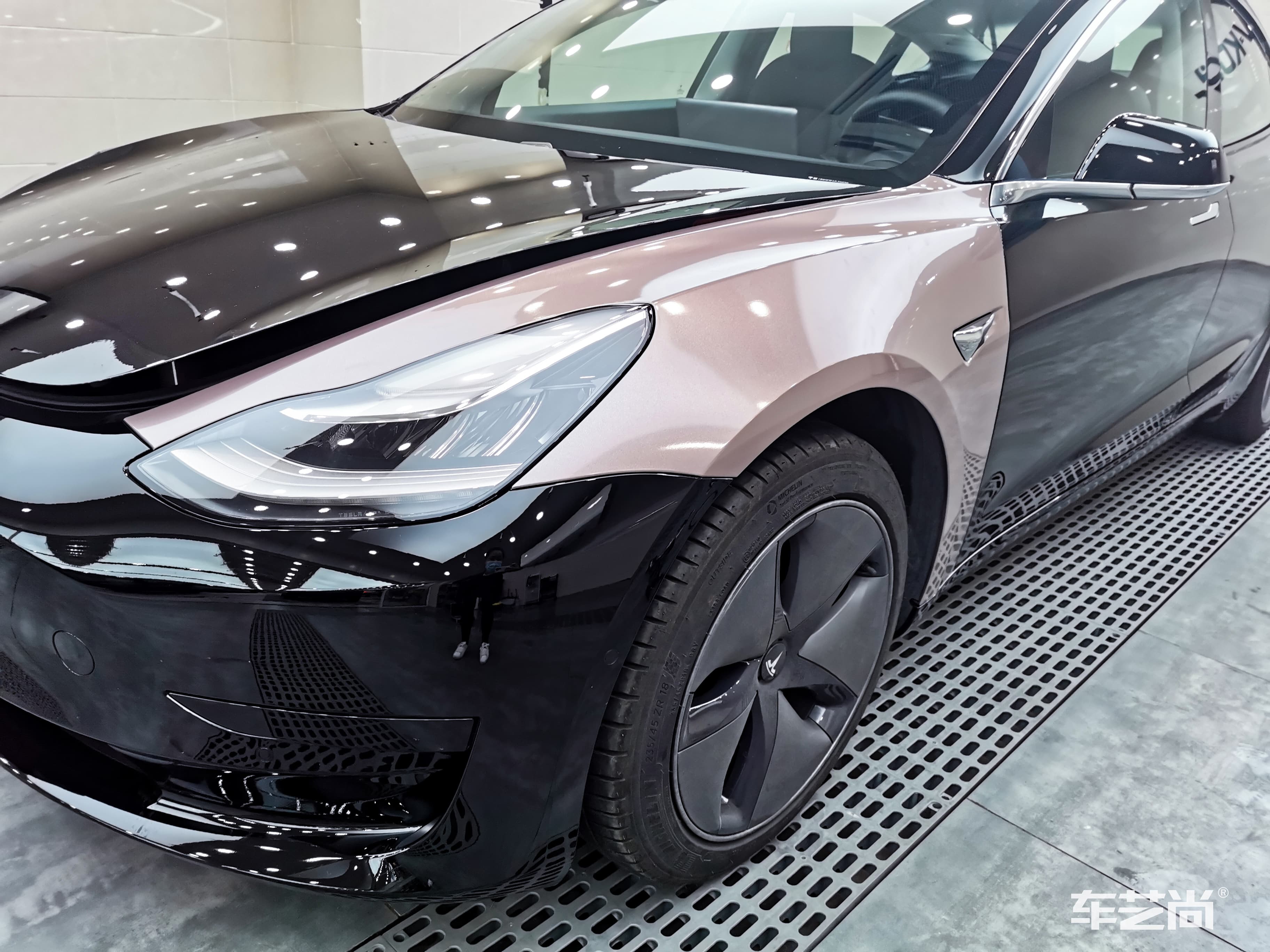 特斯拉施工冰梅粉改色膜过程展示