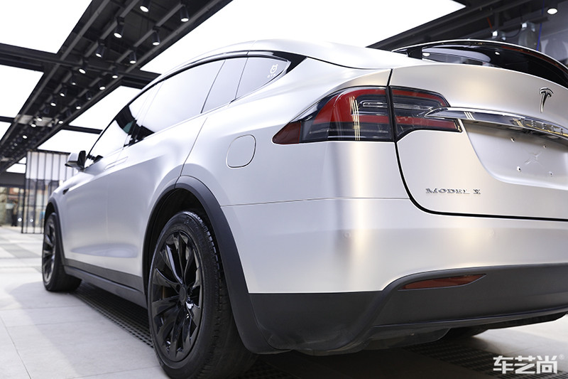 特斯拉改色电光金属银效果怎么样？（施工效果 图五）