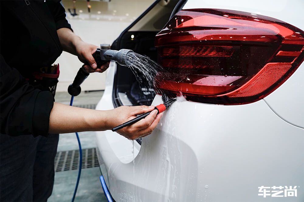 宝马iX3装贴威固隐形车衣全车装贴，流程展示（2）