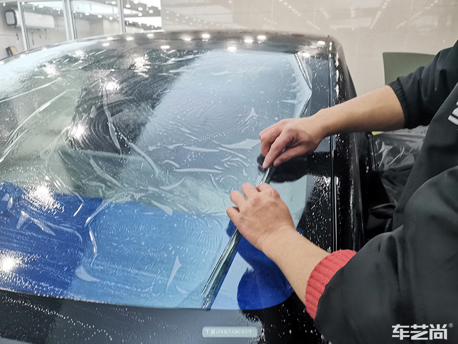 特斯拉Model 3施工威固隔热膜过程展示（图九）