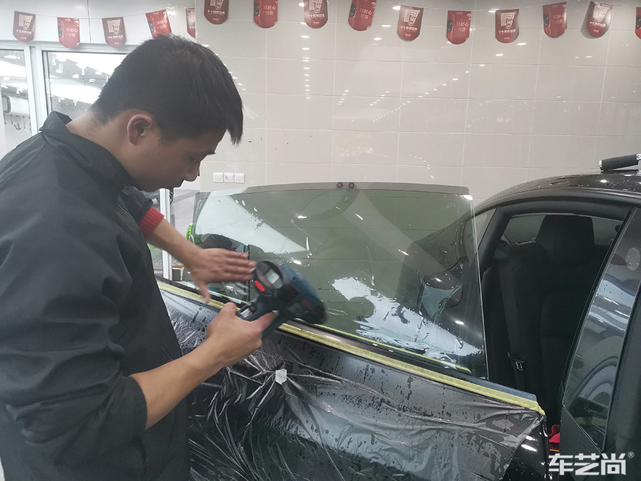 特斯拉Model 3施工威固隔热膜过程展示（图十一）