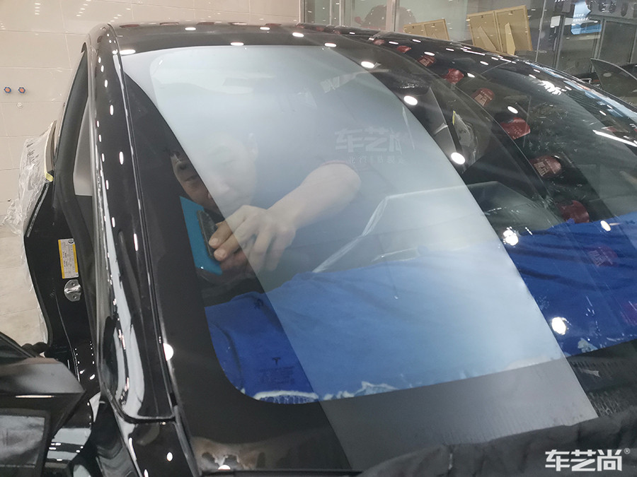 特斯拉Model 3施工威固隔热膜过程展示（图十）