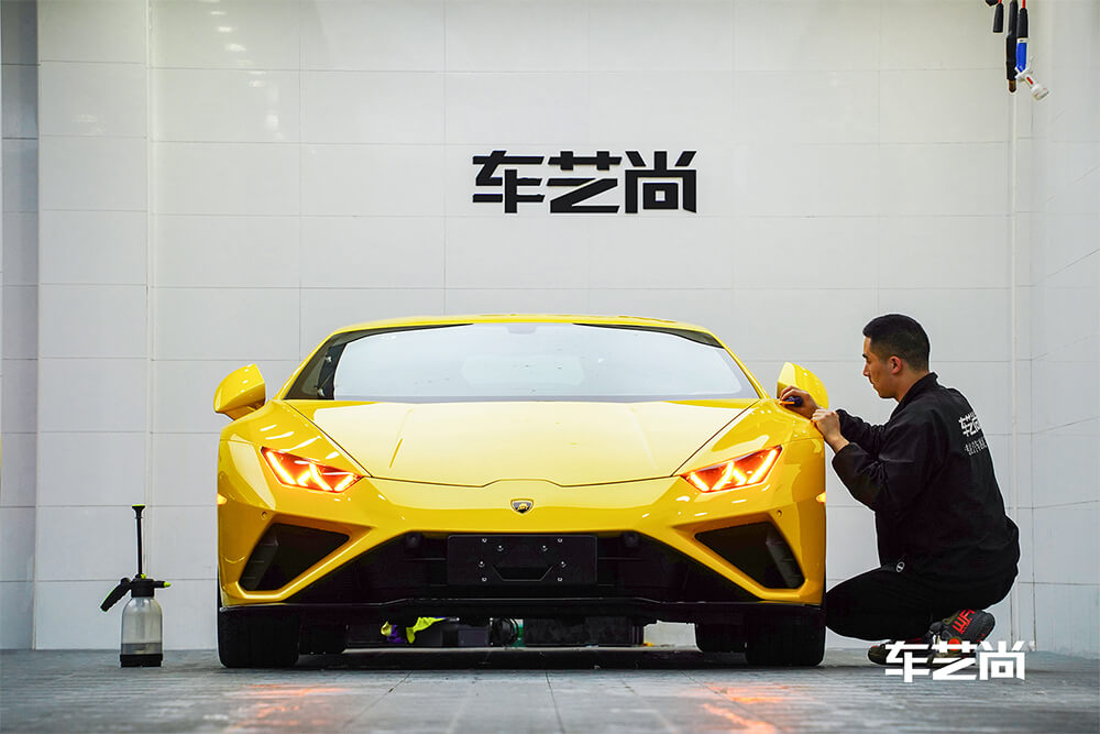 兰博基尼URUS装贴威固隐形车衣施工流程（1）