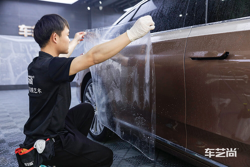 红旗H9施工威固漆面保护膜施工过程（图五）