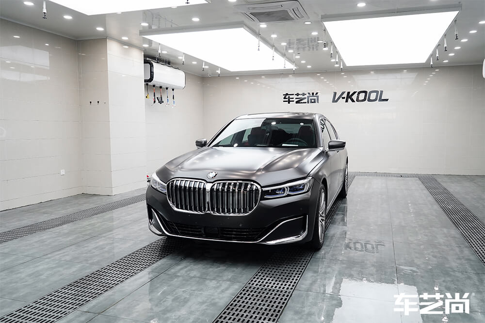 宝马7系装贴威固隐形车衣，施工流程展示（10）