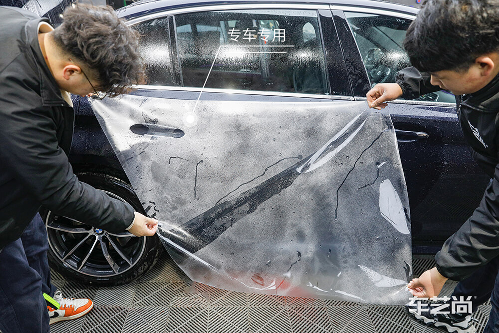 宝马5系装贴威固漆面保护膜过程展示（图四）