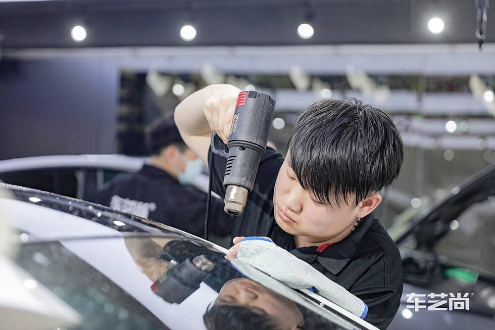 宾利飞驰施工威固漆面保护膜过程及效果展示（五）