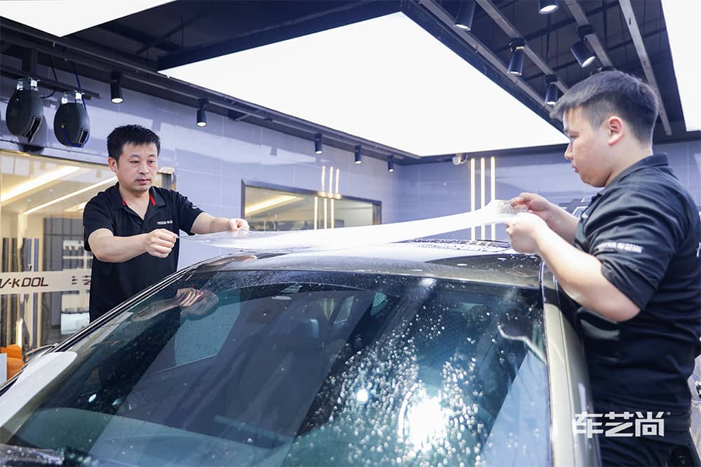 宝马X6施工威固漆面保护膜过程及效果展示（图四）