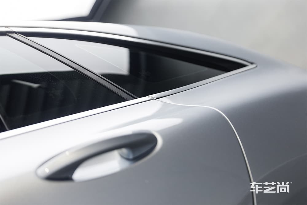 奔驰EQC 时空银 施工威固漆面保护膜过程及效果展示（图二九）