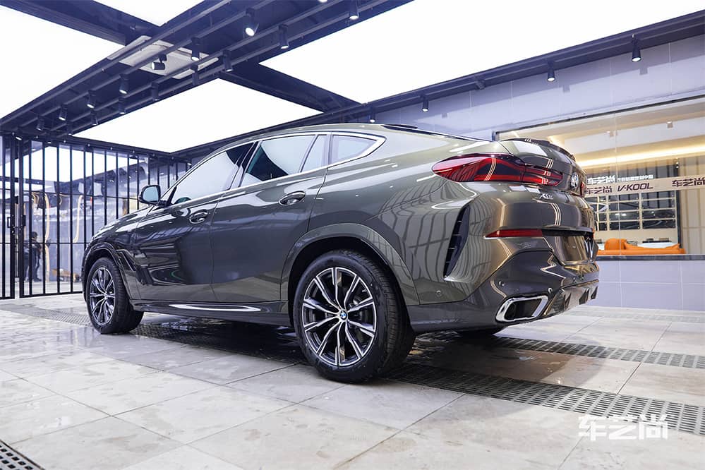 宝马X6施工威固漆面保护膜过程及效果展示（图二十）