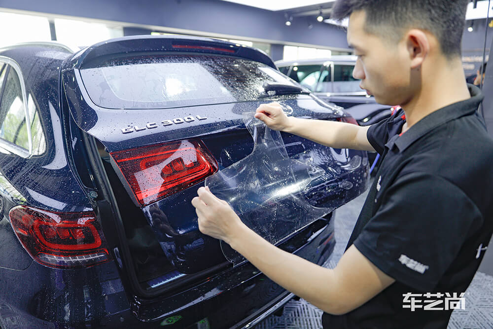 奔驰GLC300L施工威固漆面保护膜过程展示（六）