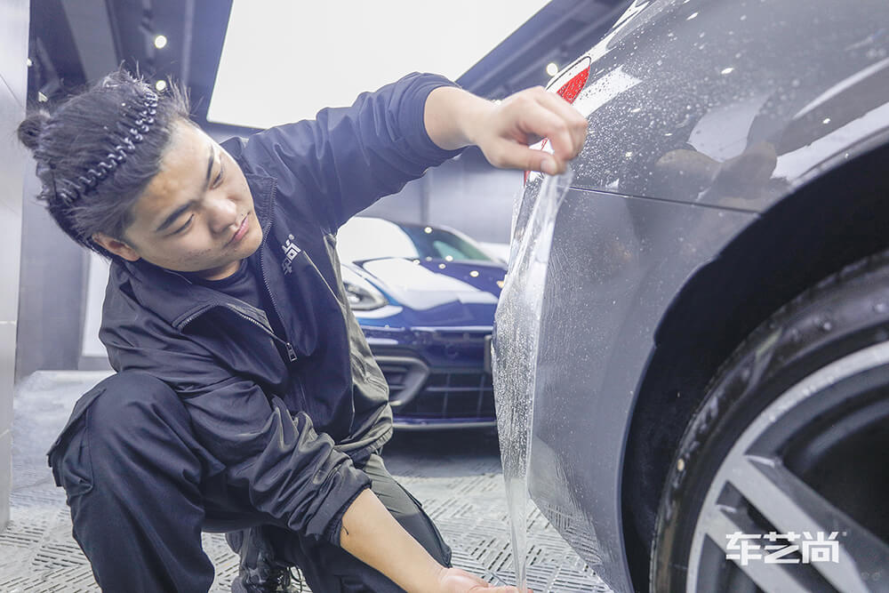 宝马6系GT施工威固漆面保护膜过程展示（图六）