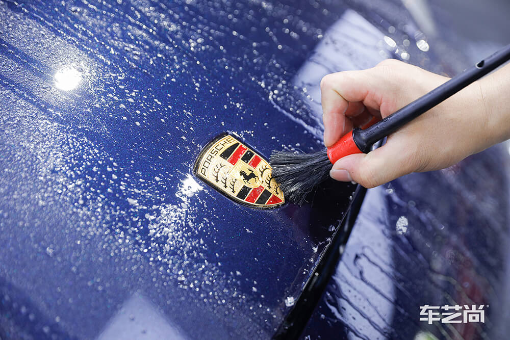 保时捷帕拉梅拉施工威固漆面保护膜过程展示（图一）