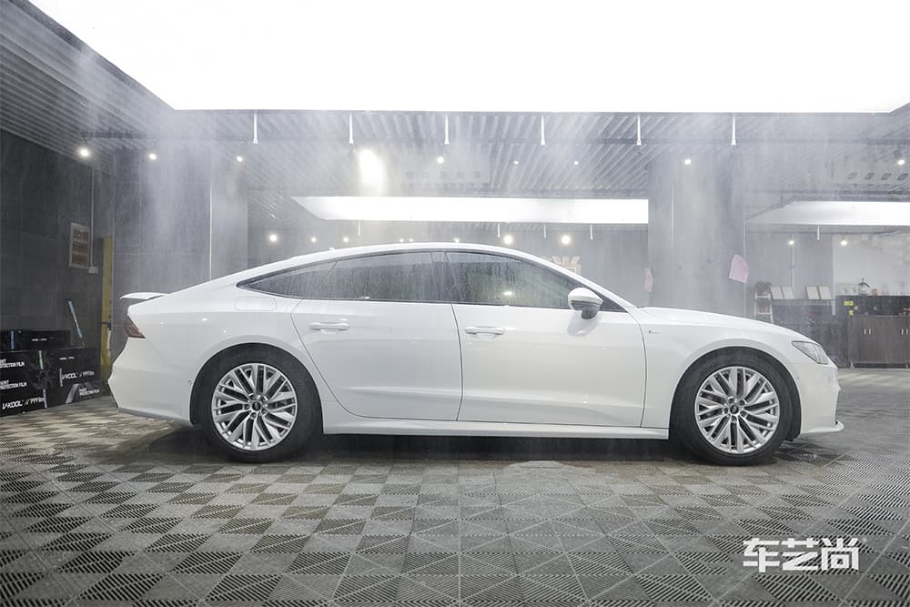 奥迪A7 施工威固漆面保护膜过程及效果展示（图四）