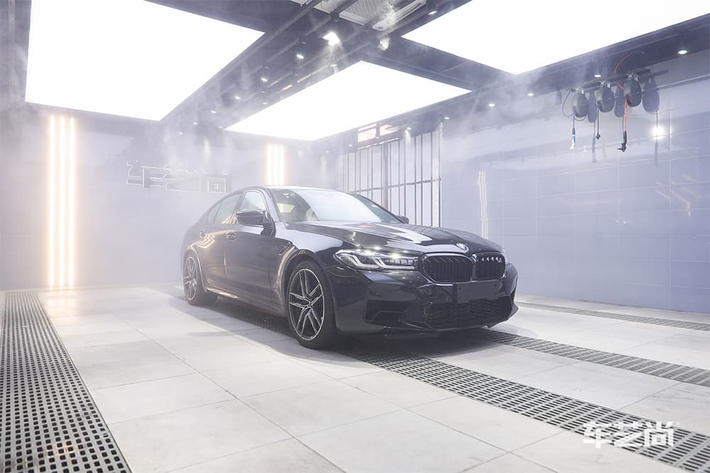 宝马M5黑色施工威固漆面保护膜过程及效果展示（图二）