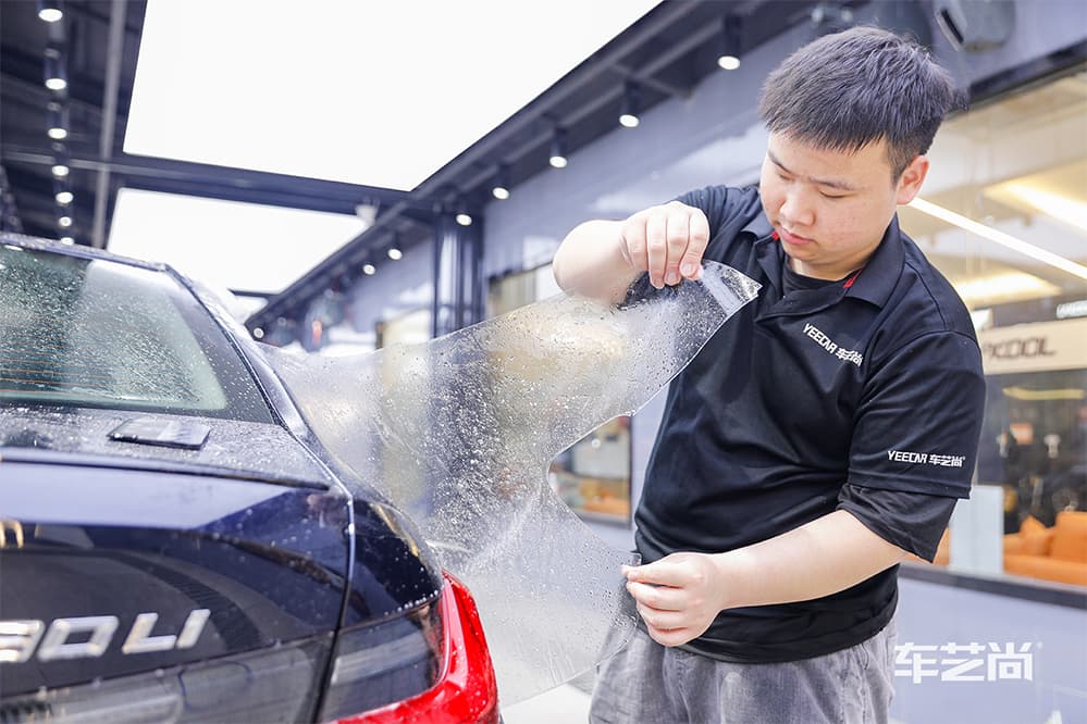 宝马3系蓝色施工威固漆面保护膜过程及效果展示（图六）