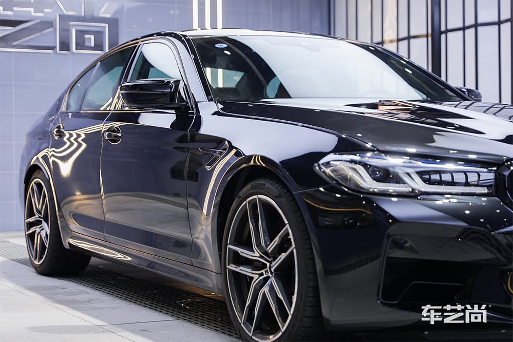 宝马M5黑色施工威固漆面保护膜过程及效果展示（图三一）