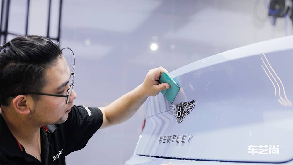 宾利GT蓝色施工威固漆面保护膜流程及效果展示（图一一）