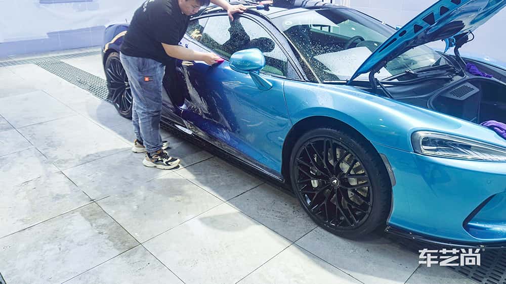 迈凯伦 GT 蓝色施工威固漆面保护膜流程及效果展示（图二十）