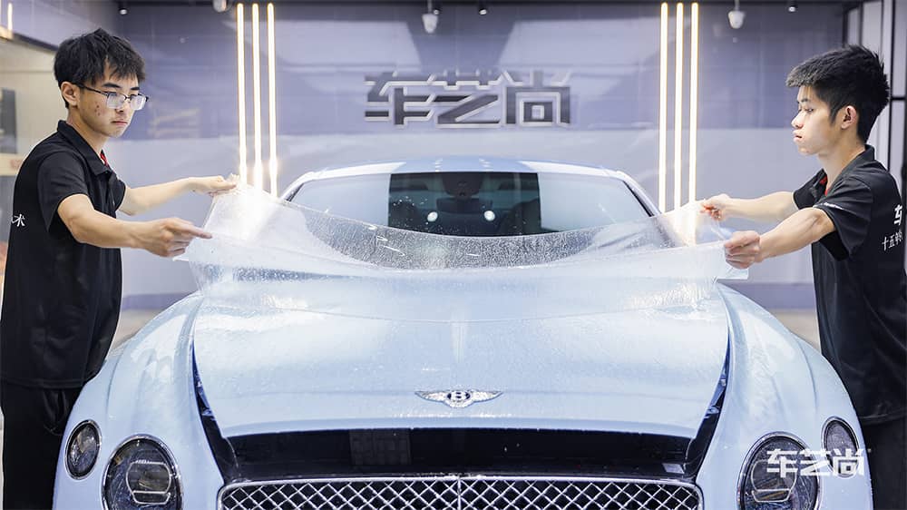 宾利GT蓝色施工威固漆面保护膜流程及效果展示（图四）