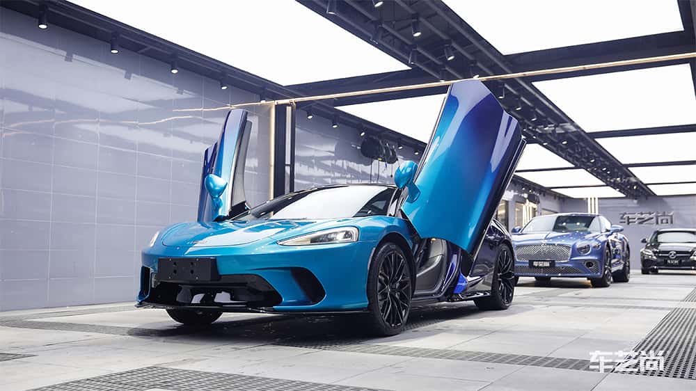 迈凯伦 GT 蓝色施工威固漆面保护膜流程及效果展示（图四三）