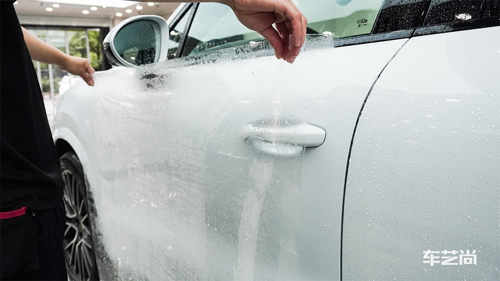 保时捷卡宴白色施工威固漆面保护膜流程及效果展示（图九）