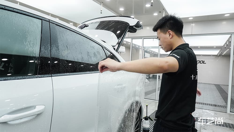保时捷卡宴白色施工威固漆面保护膜流程及效果展示（图十）