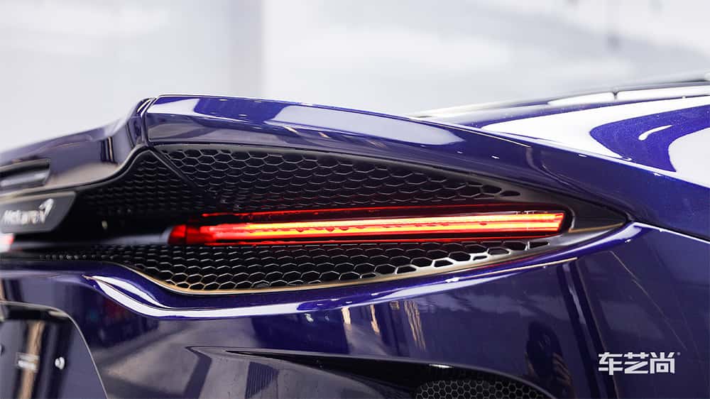 迈凯伦 GT 蓝色施工威固漆面保护膜流程及效果展示（图三八）