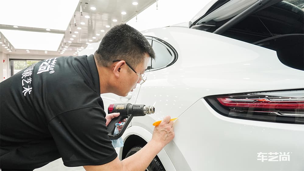 保时捷卡宴白色施工威固漆面保护膜流程及效果展示（图二四）