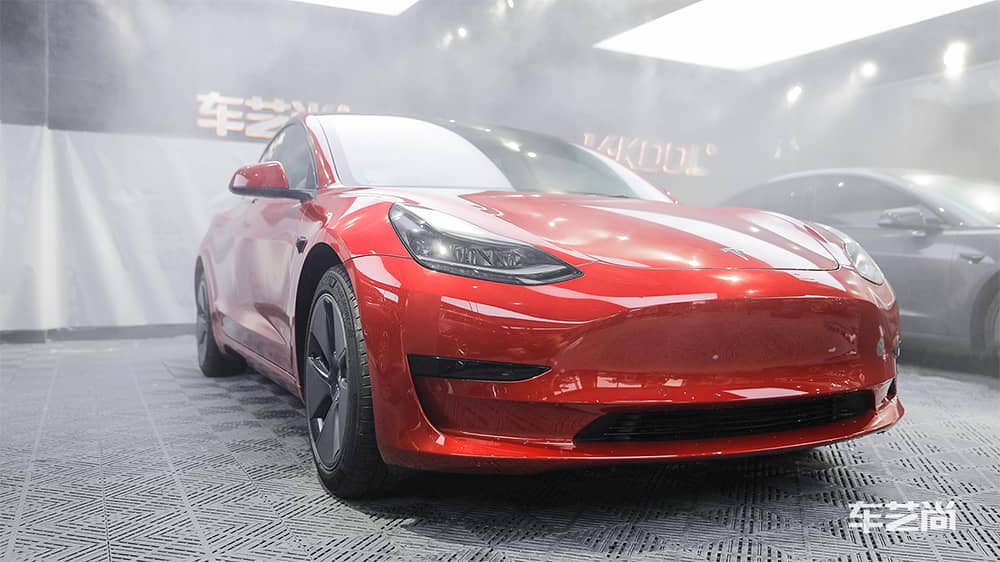 特斯拉Modle3红色施工威固漆面保护膜过程及效果展示（图一）