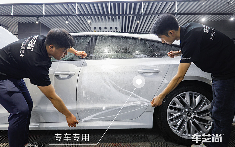 奥迪A7 V10装贴.jpg