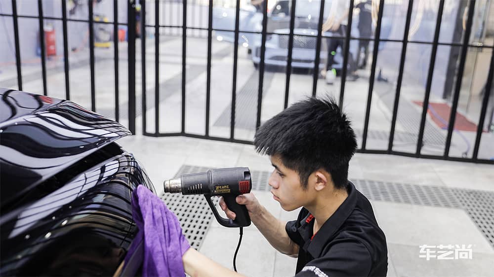 奔驰GLC260黑色施工威固漆面保护膜流程及效果展示（图二三）