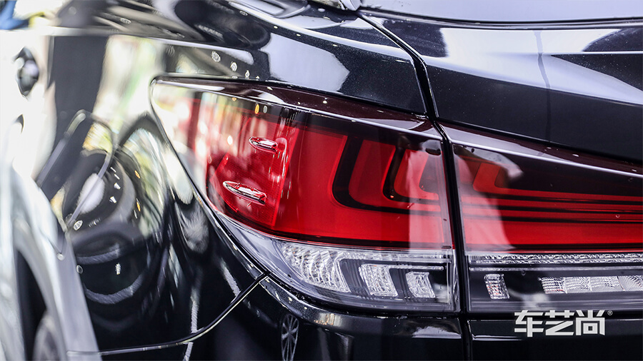 雷克萨斯rx300黑色施工威固隐形车衣效果（图14）