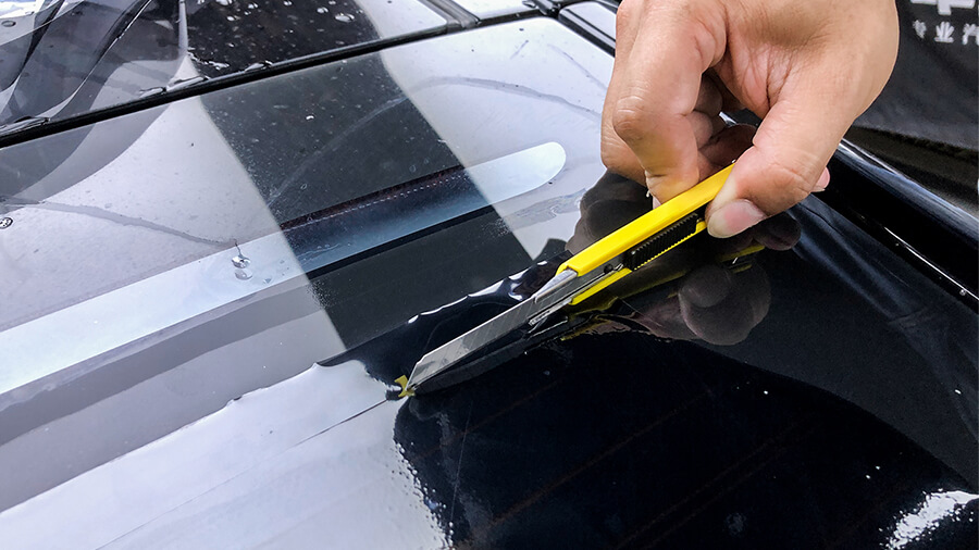 特斯拉modelS黑色施工威固玻璃膜VK70（图1）