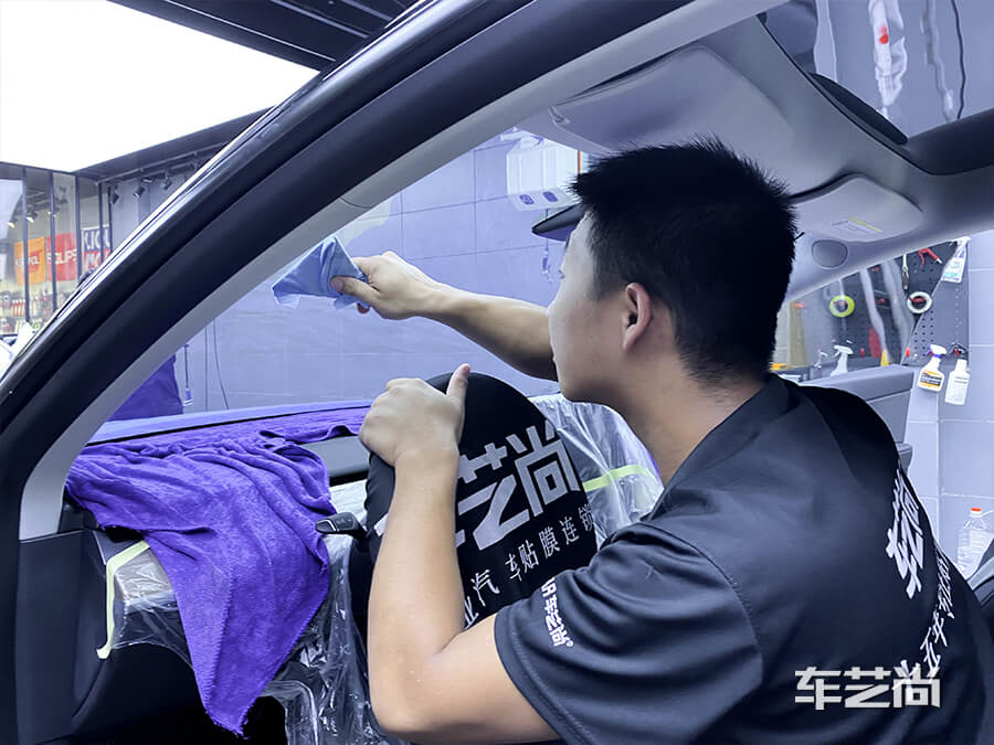 特斯拉modelY黑色施工改色膜+威固+龙膜案例（图4）