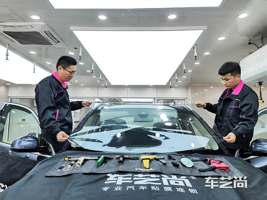 宝马X5黑色施工威固隔热膜VK70+K35（图1）