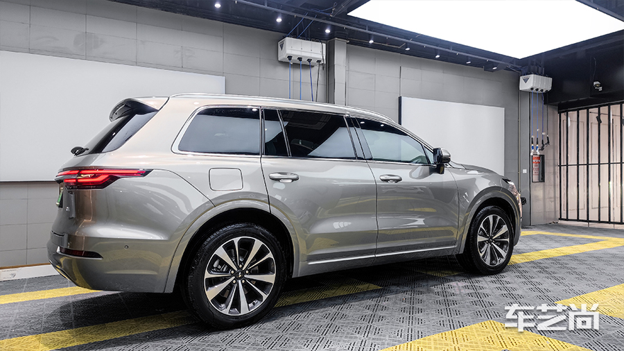 银色理想one装贴龙膜畅悦80 侧后35隔热膜案例