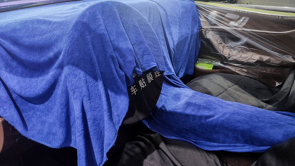 奔驰E级白色施工威固隔热膜VK70+VK25（图1）