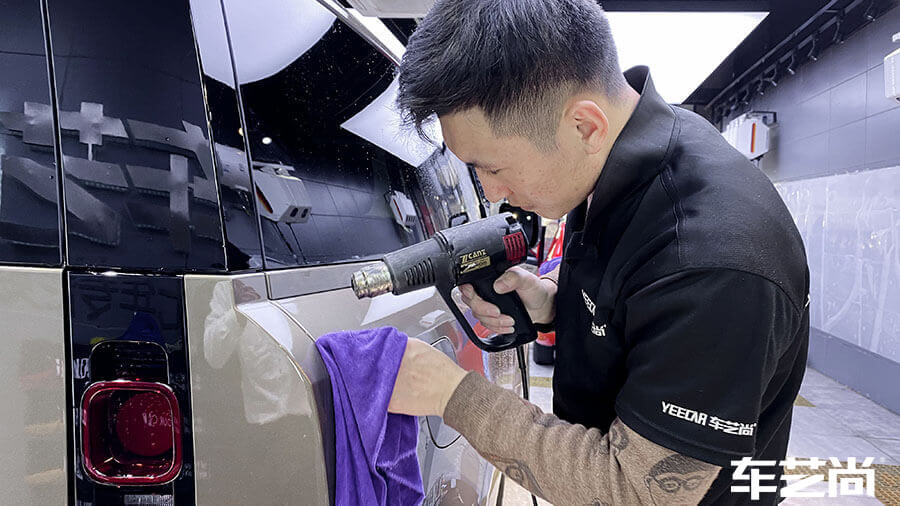 路虎卫士三门版施工威固隐形车衣V10（图12）