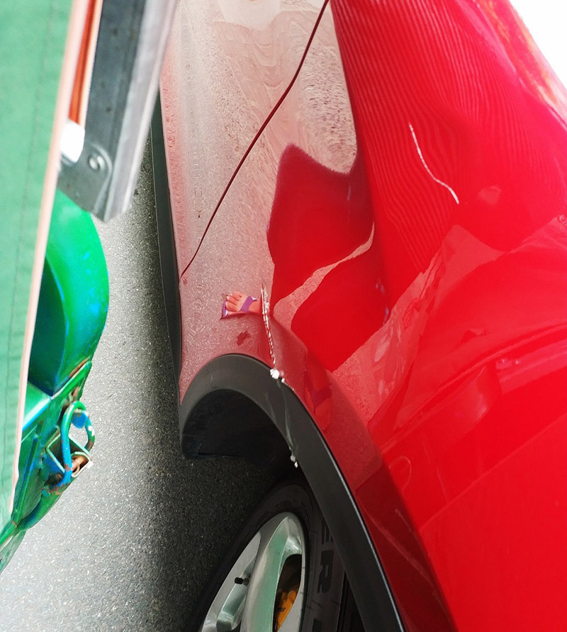 车衣膜破损.jpg