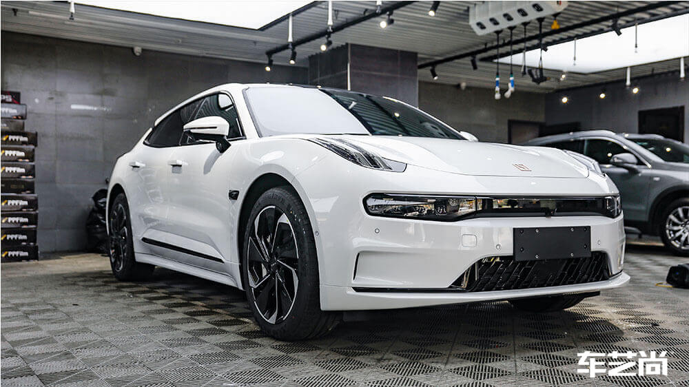 极氪001白色施工威固玻璃膜（图15）