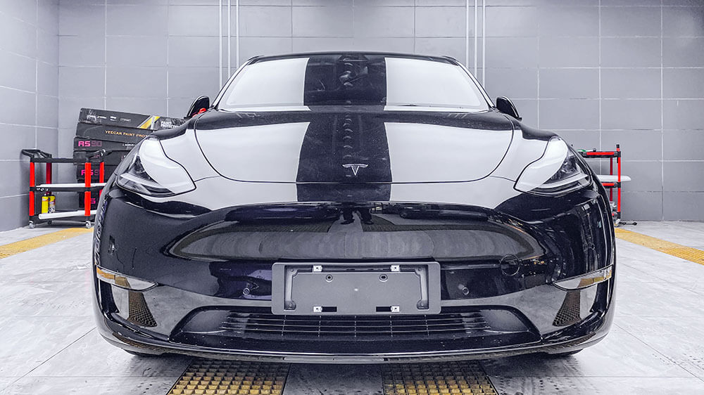 特斯拉MODEL-Y黑色施工AX祖母石绿+龙膜畅悦80前档（图1）