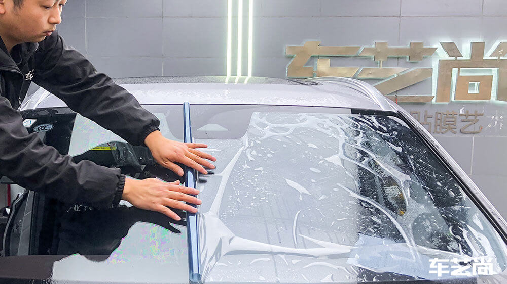 吉利星越L银色施工隔热膜（图3）