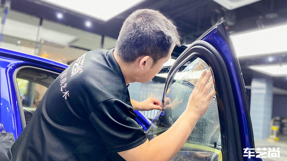 宝马3系蓝色施工威固隔热膜（图9）